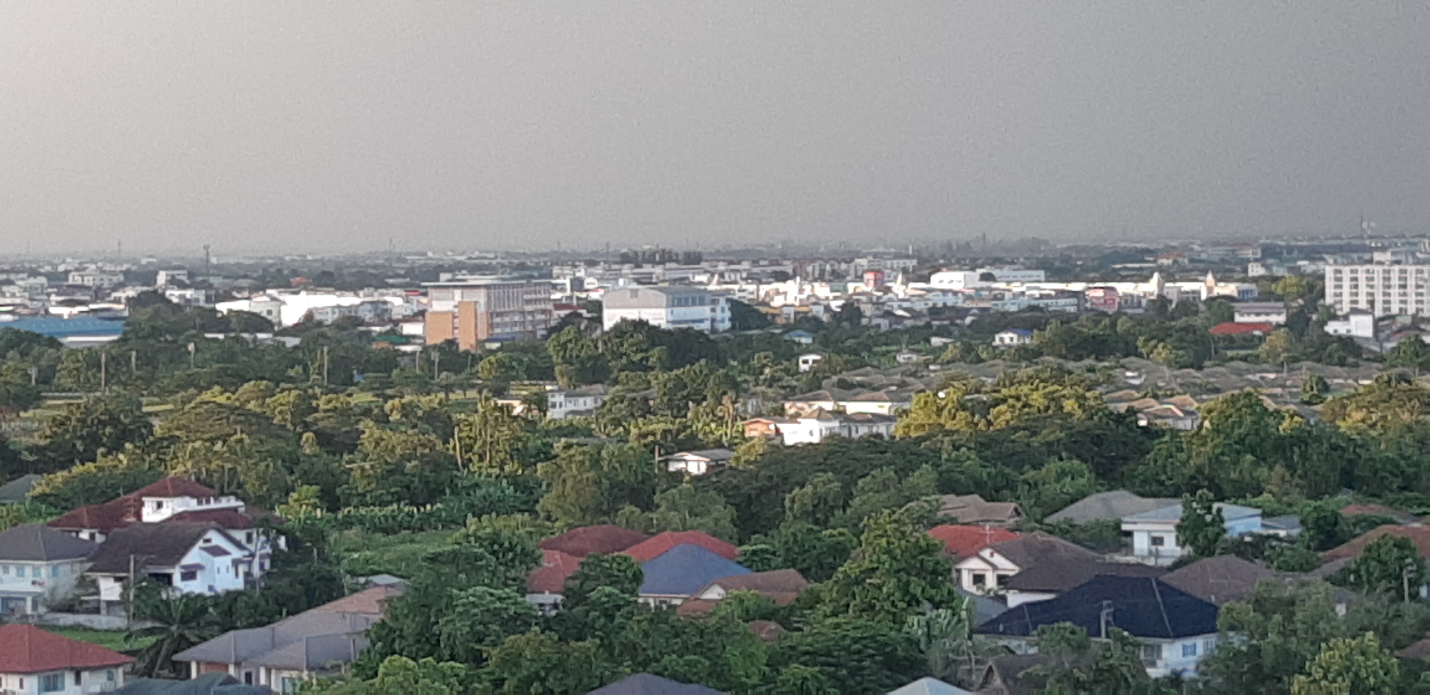แสงอาทิตย์ส่องแสงพื้นที่บางส่วน